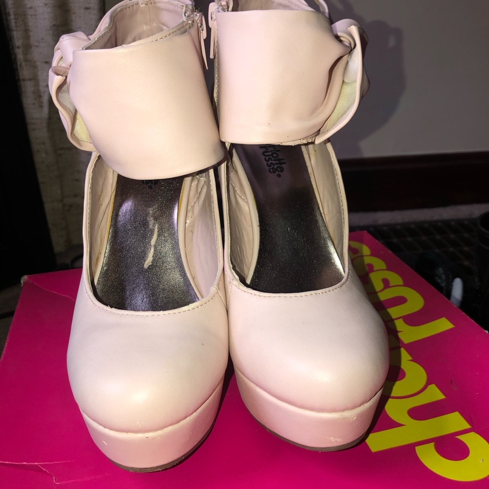 Heels - Picture 3 of 3